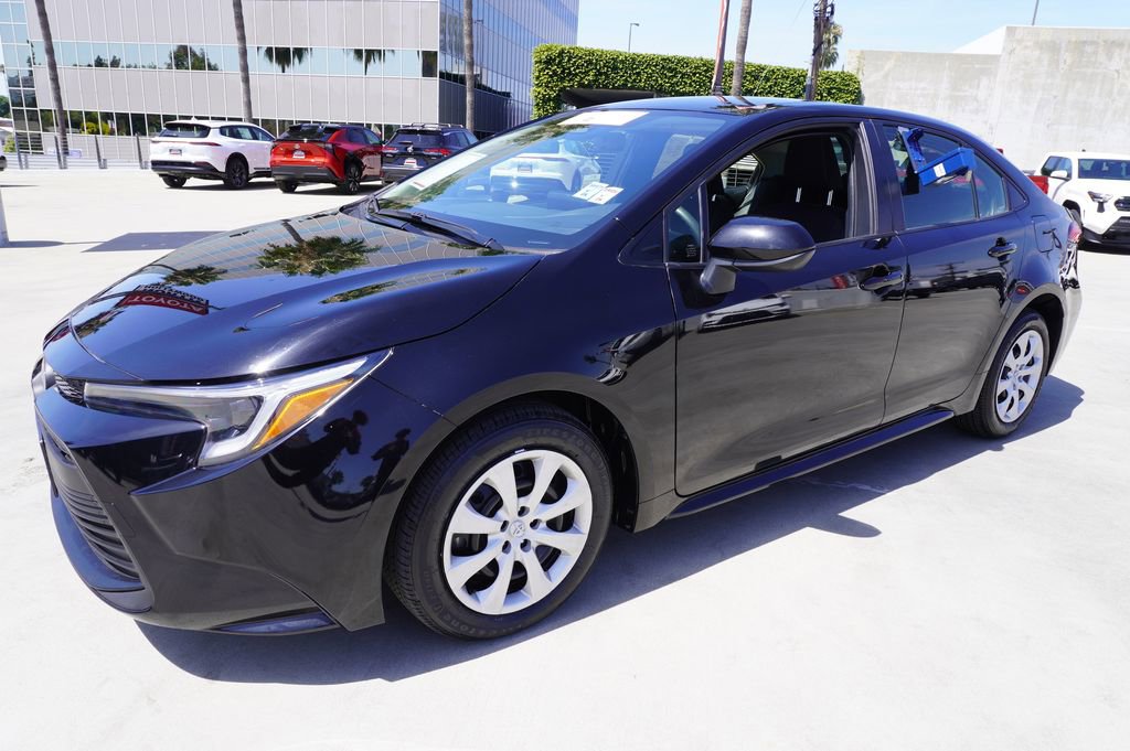 Certified 2025 Toyota Corolla LE image 4
