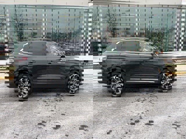 Used 2022 Lincoln Nautilus Reserve image 9