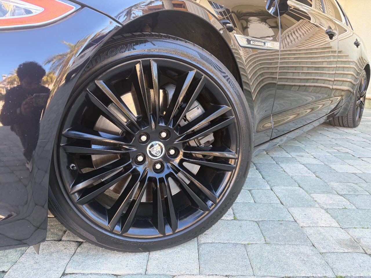 Used 2013 Jaguar XJ L Ultimate RWD image 3
