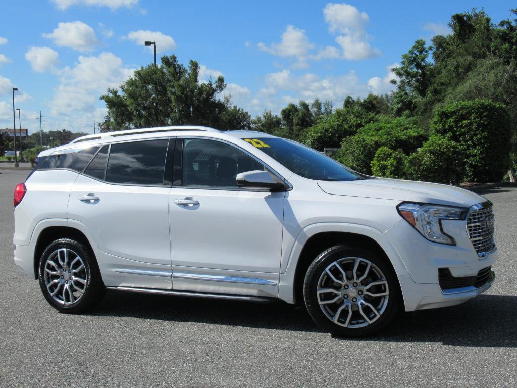 Used 2022 GMC Terrain Denali image 2