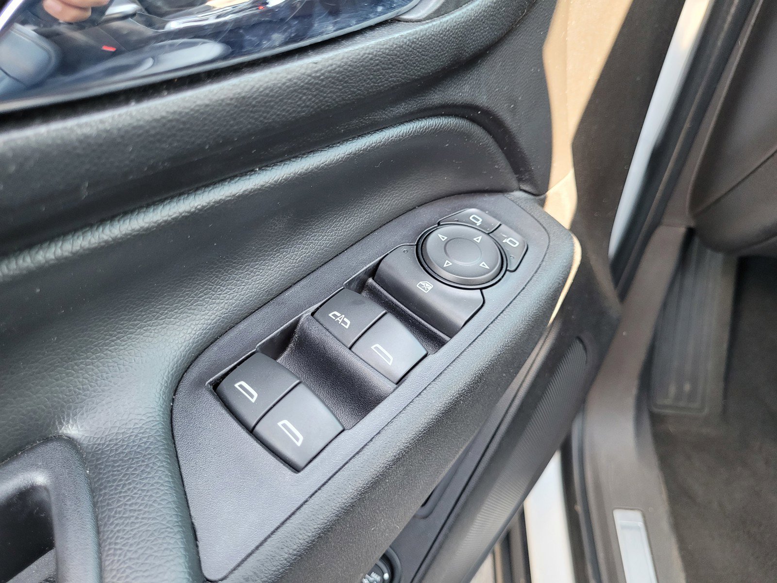 Used 2018 Chevrolet Equinox Premier AWD/4WD image 26