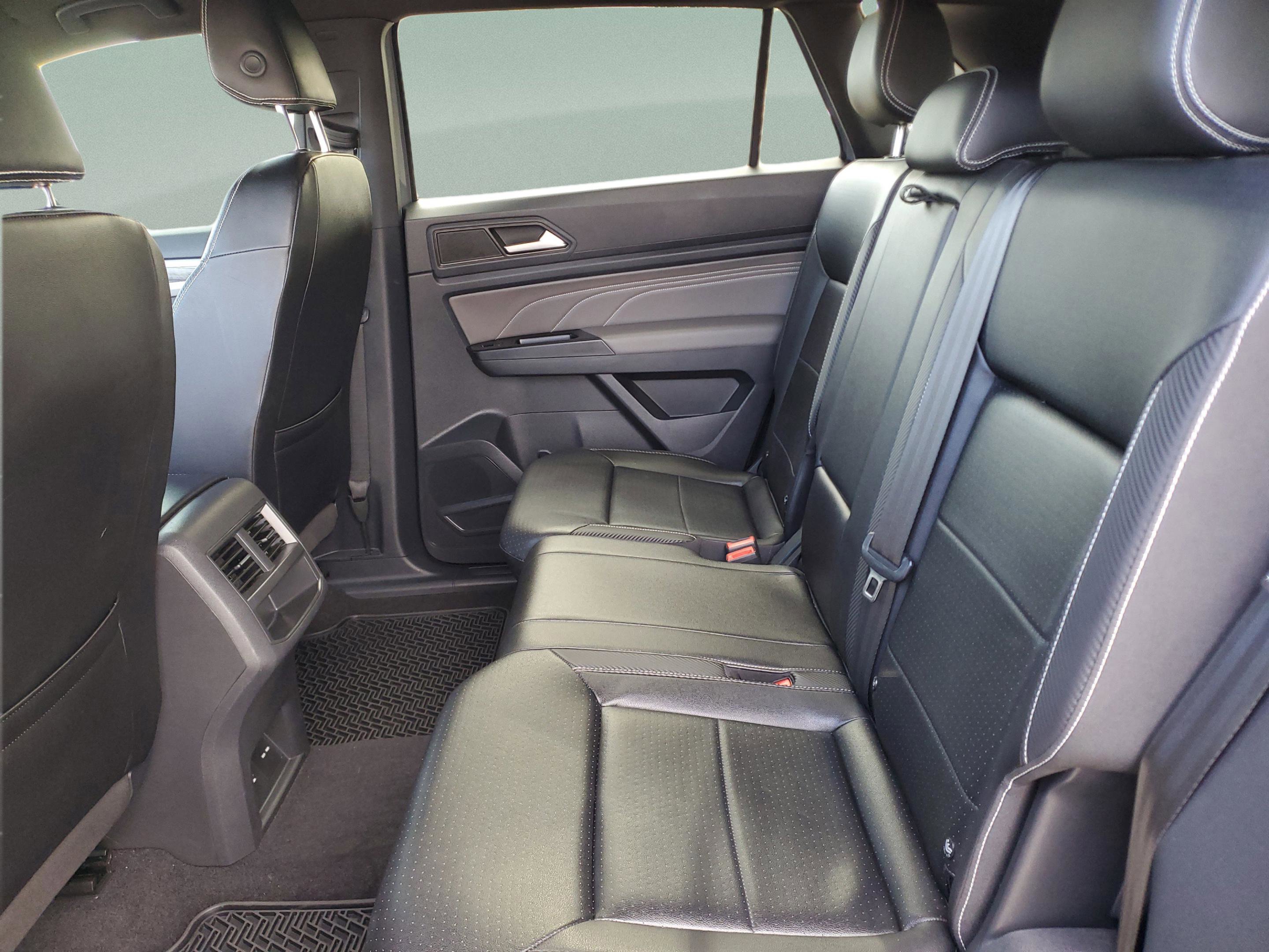 Used 2021 Volkswagen Atlas Cross Sport SE w/ Panoramic Sunroof Package image 12