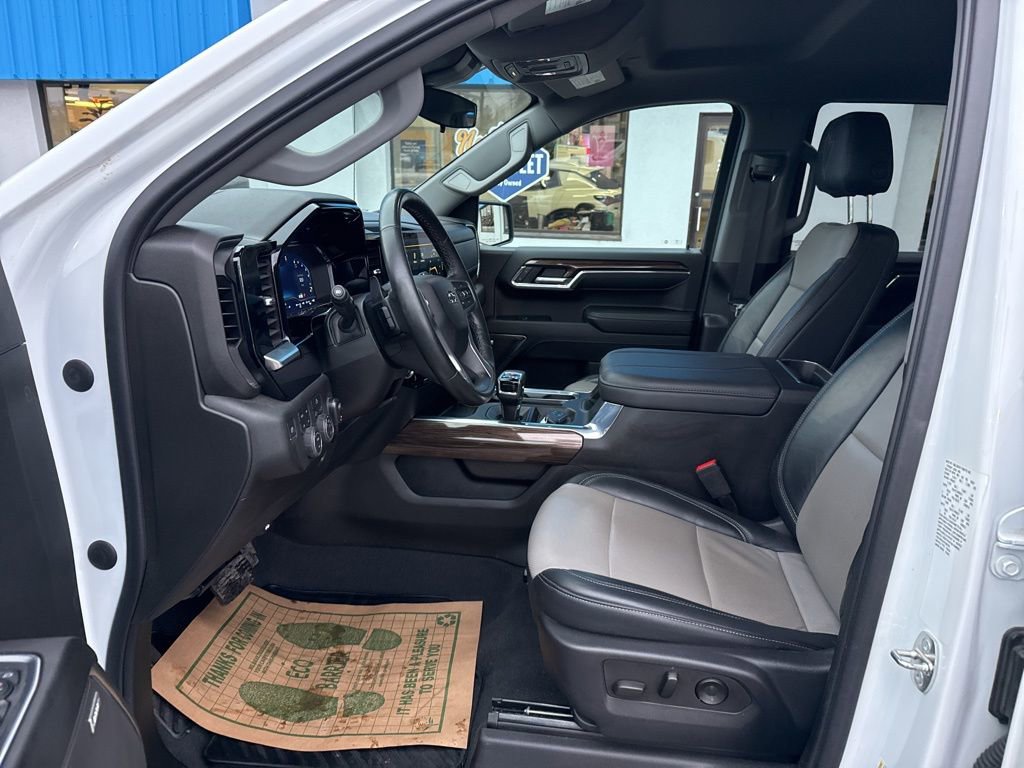 Used 2023 Chevrolet Silverado 1500 RST w/ Convenience Package II image 17