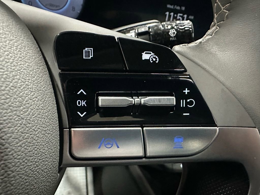 Used 2025 Hyundai Elantra SEL image 20