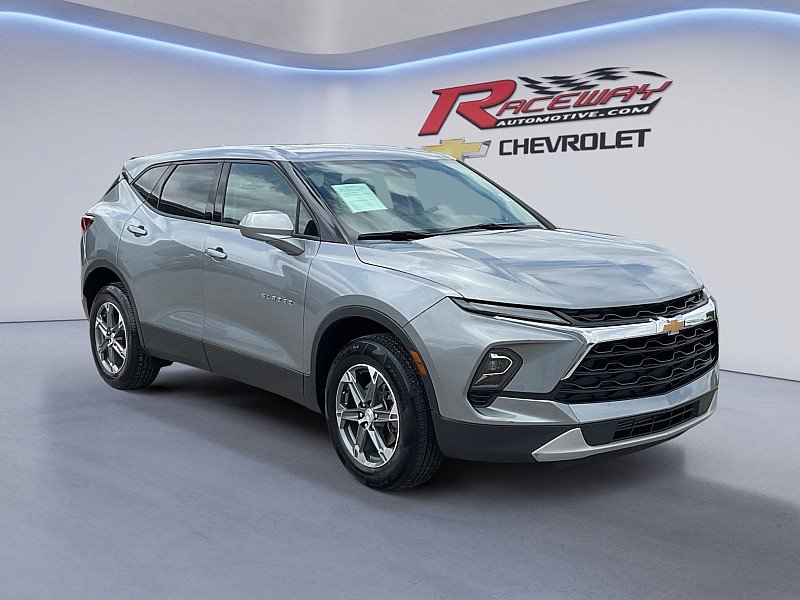 Used 2025 Chevrolet Blazer LT FWD image 7