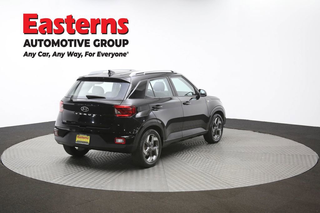 Used 2022 Hyundai Venue SEL image 40