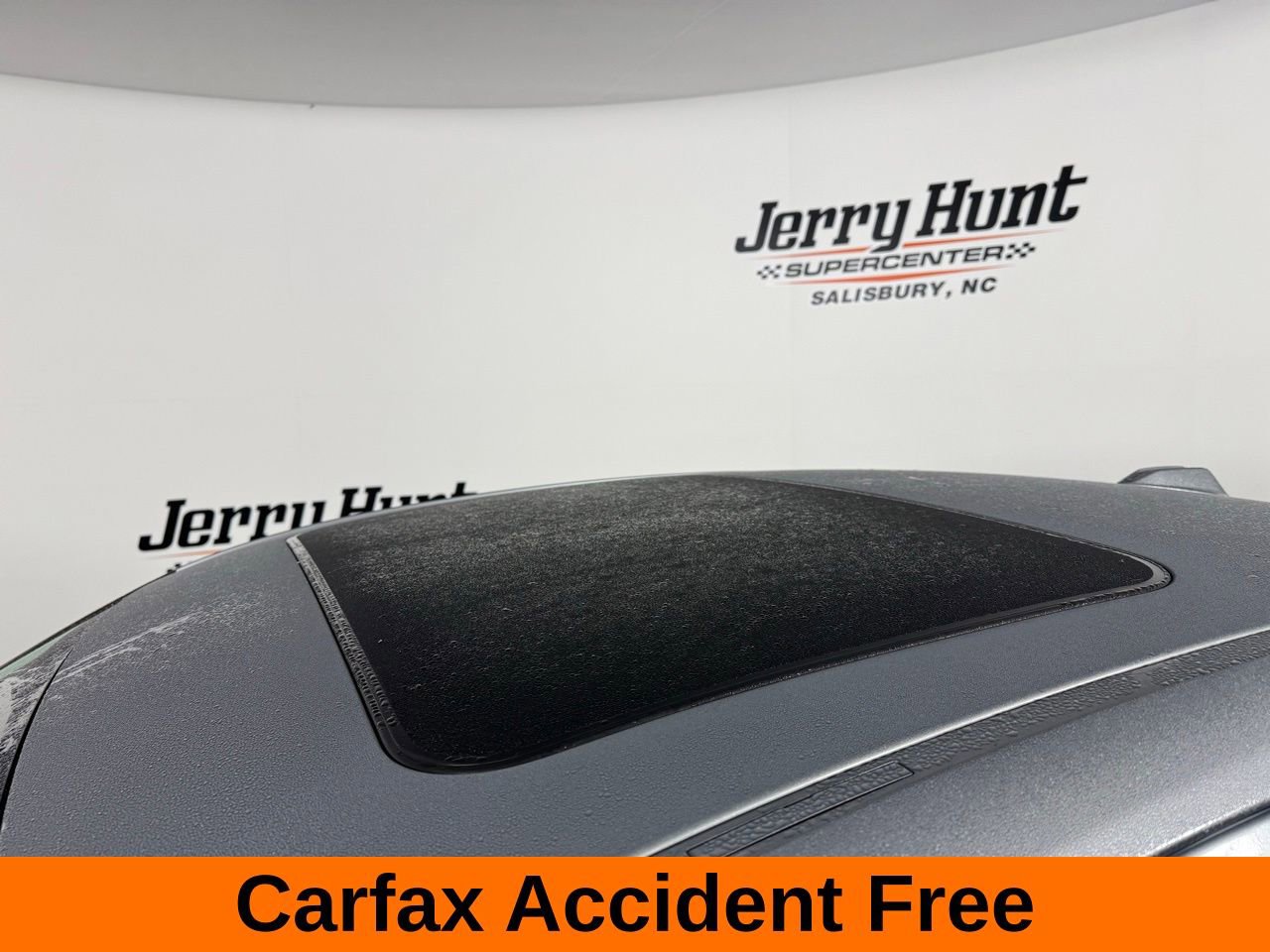 Used 2024 BMW 330i xDrive Sedan w/ Convenience Package image 3