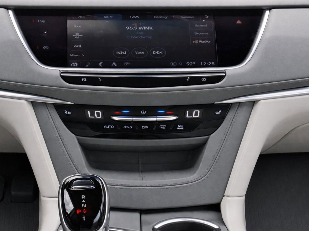 Used 2023 Cadillac XT5 Premium Luxury AWD/4WD image 14