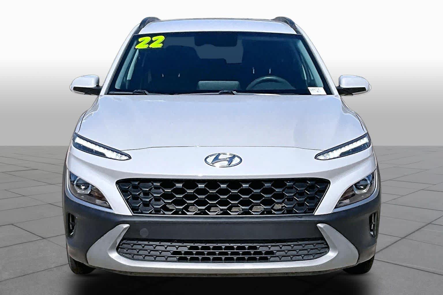 Used 2022 Hyundai Kona SEL FWD image 3