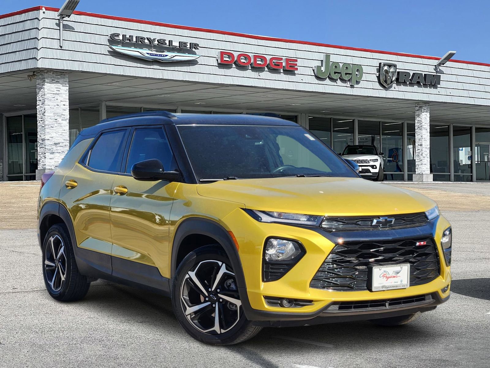 Used 2023 Chevrolet TrailBlazer RS w/ Sun and Liftgate Package