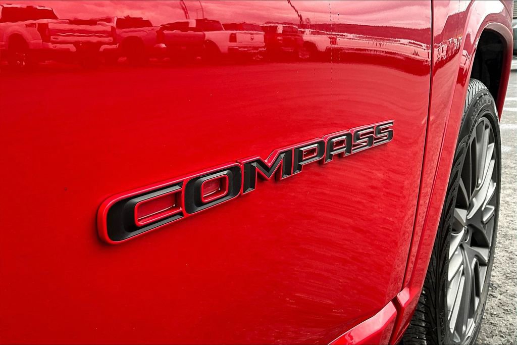 Used 2023 Jeep Compass Limited image 33