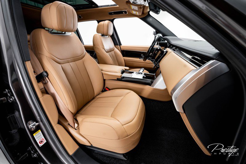 Used 2025 Land Rover Range Rover SE image 38