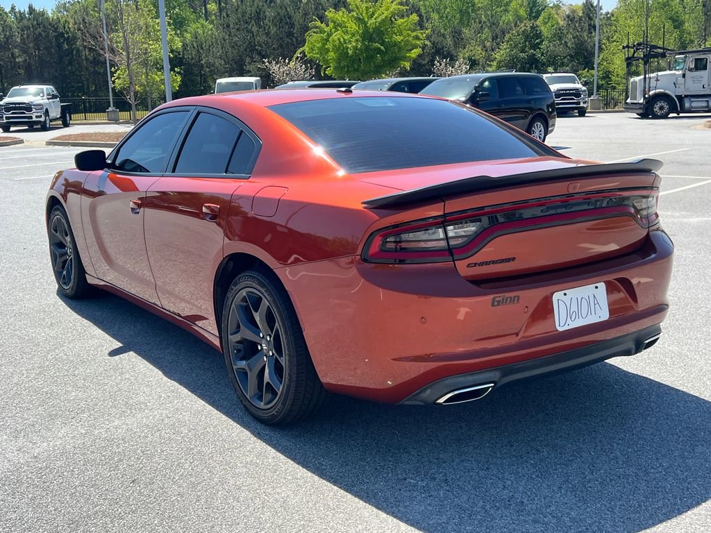 Used 2020 Dodge Charger SXT w/ Blacktop Package image 5
