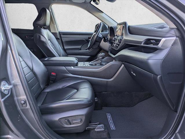 Certified 2023 Toyota Highlander XLE image 21