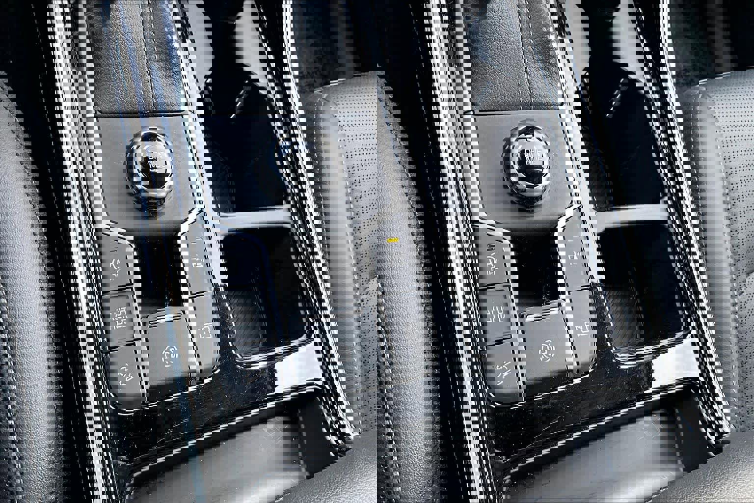 Used 2024 Kia Sorento SX image 32