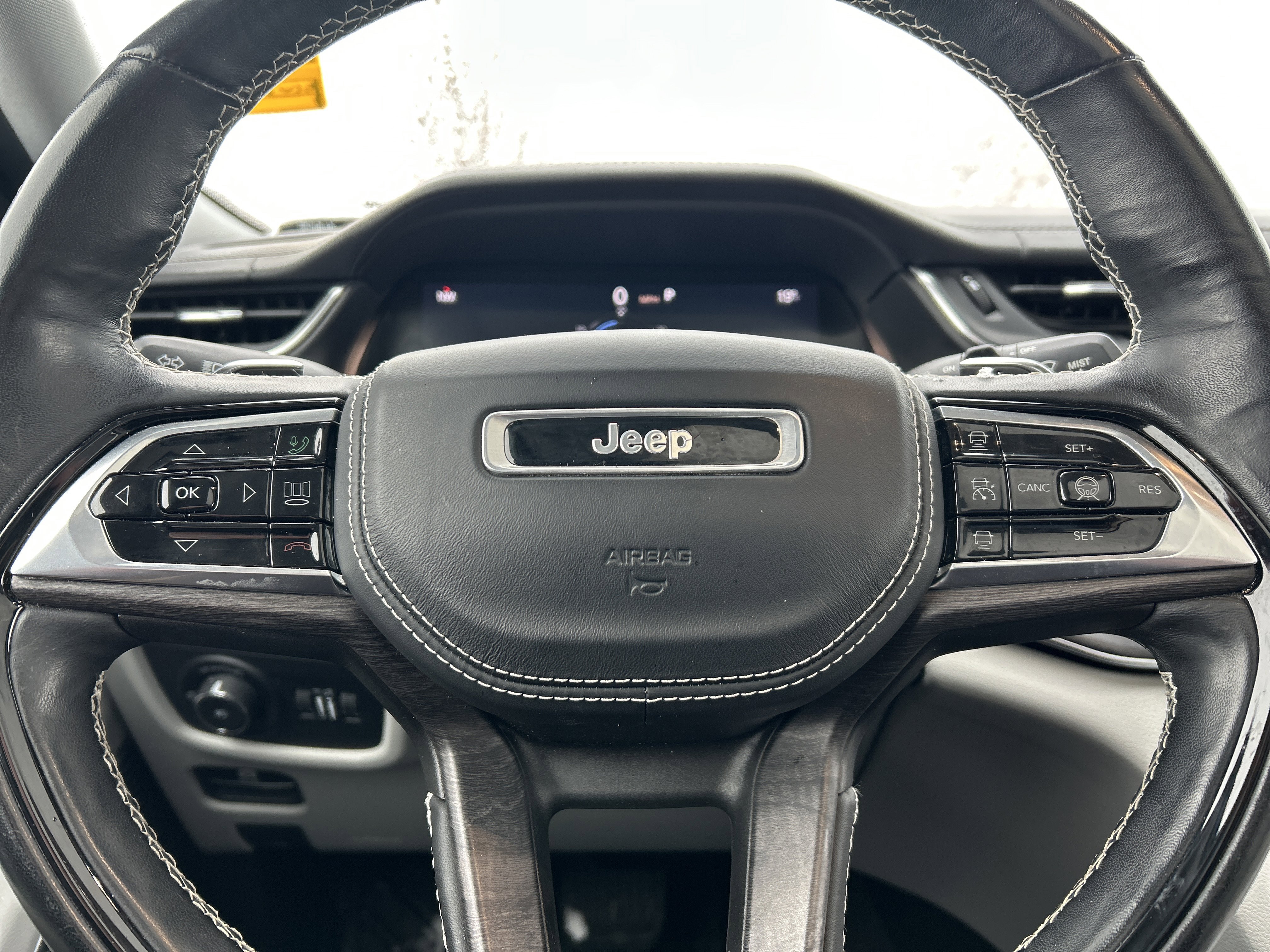 Used 2021 Jeep Grand Cherokee L Overland w/ Advanced Protech Group III image 17