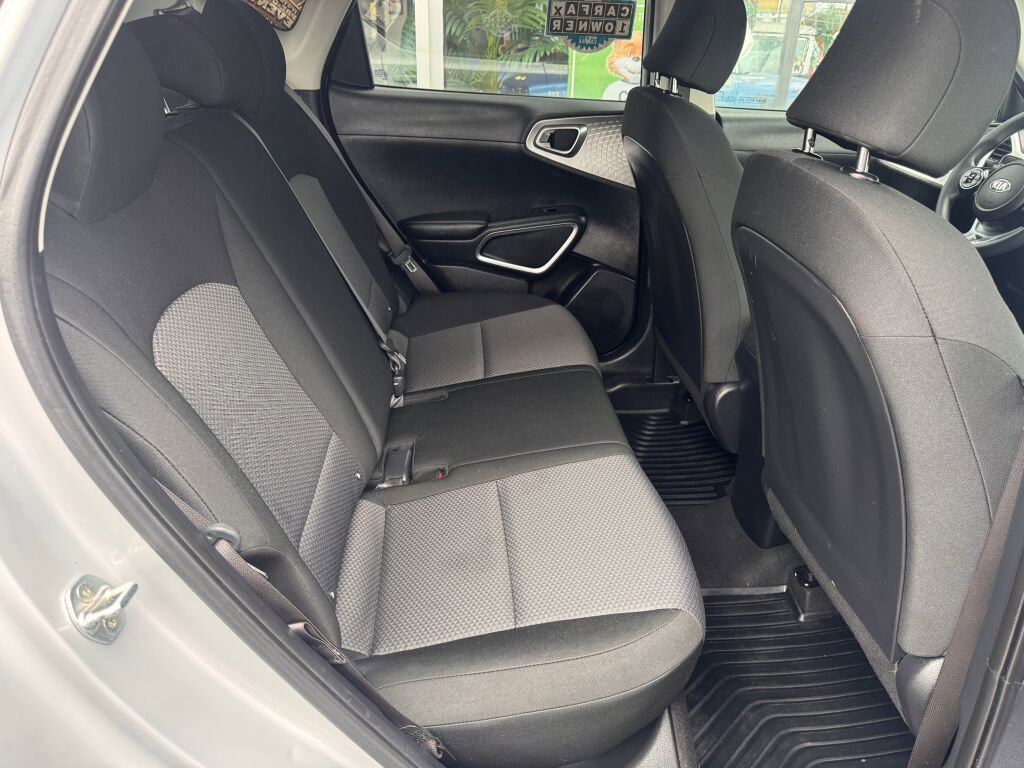 Used 2021 Kia Soul LX image 16
