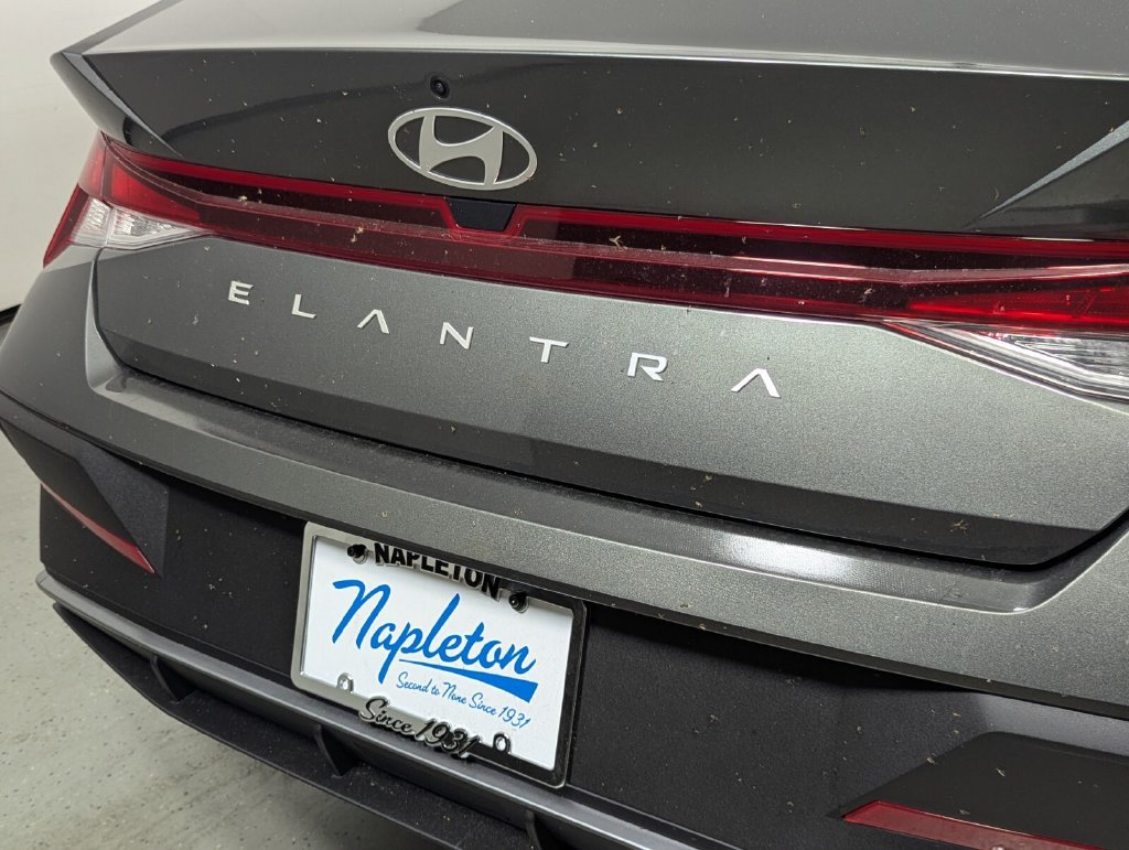 Certified 2026 Hyundai Elantra SE FWD image 9