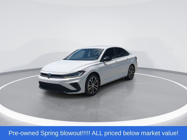 Used 2025 Volkswagen Jetta Sport FWD image 4