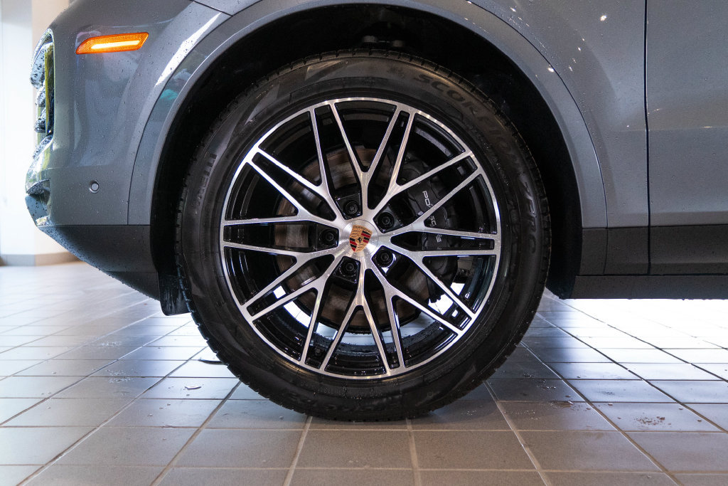 New 2026 Porsche Cayenne AWD/4WD image 12