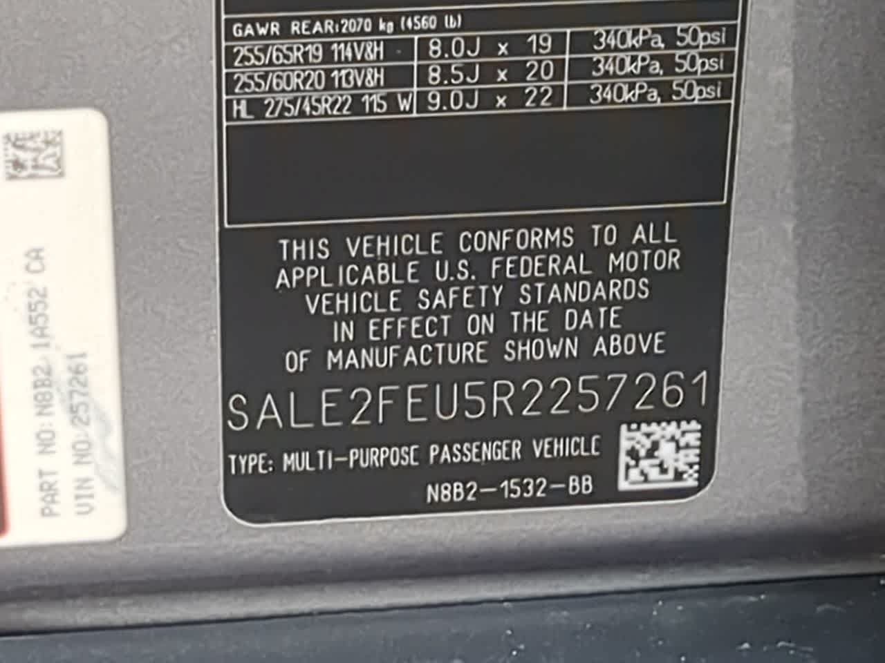 Certified 2024 Land Rover Defender 130 X-Dynamic SE AWD/4WD image 36