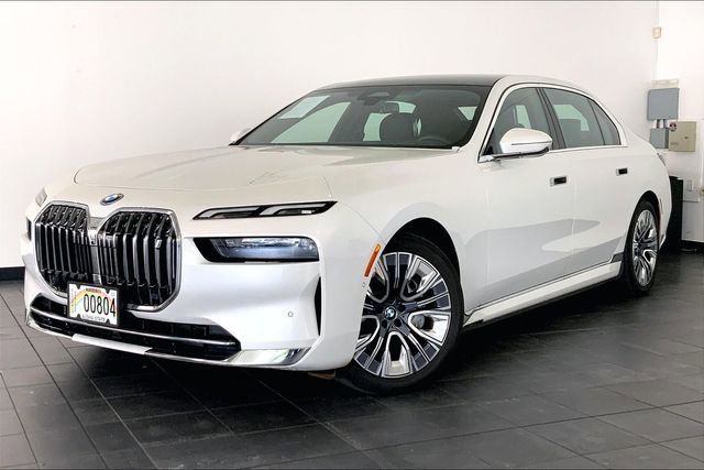 Used 2025 BMW i7 eDrive50 w/ Premium Package RWD image 1