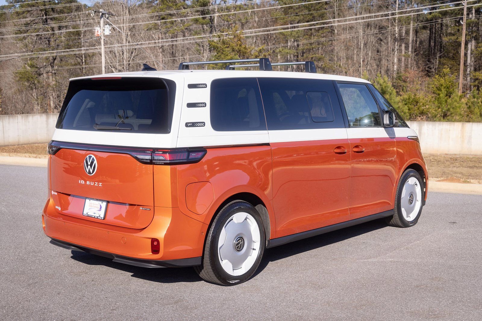Used 2025 Volkswagen ID. Buzz 1st Edition AWD/4WD image 18