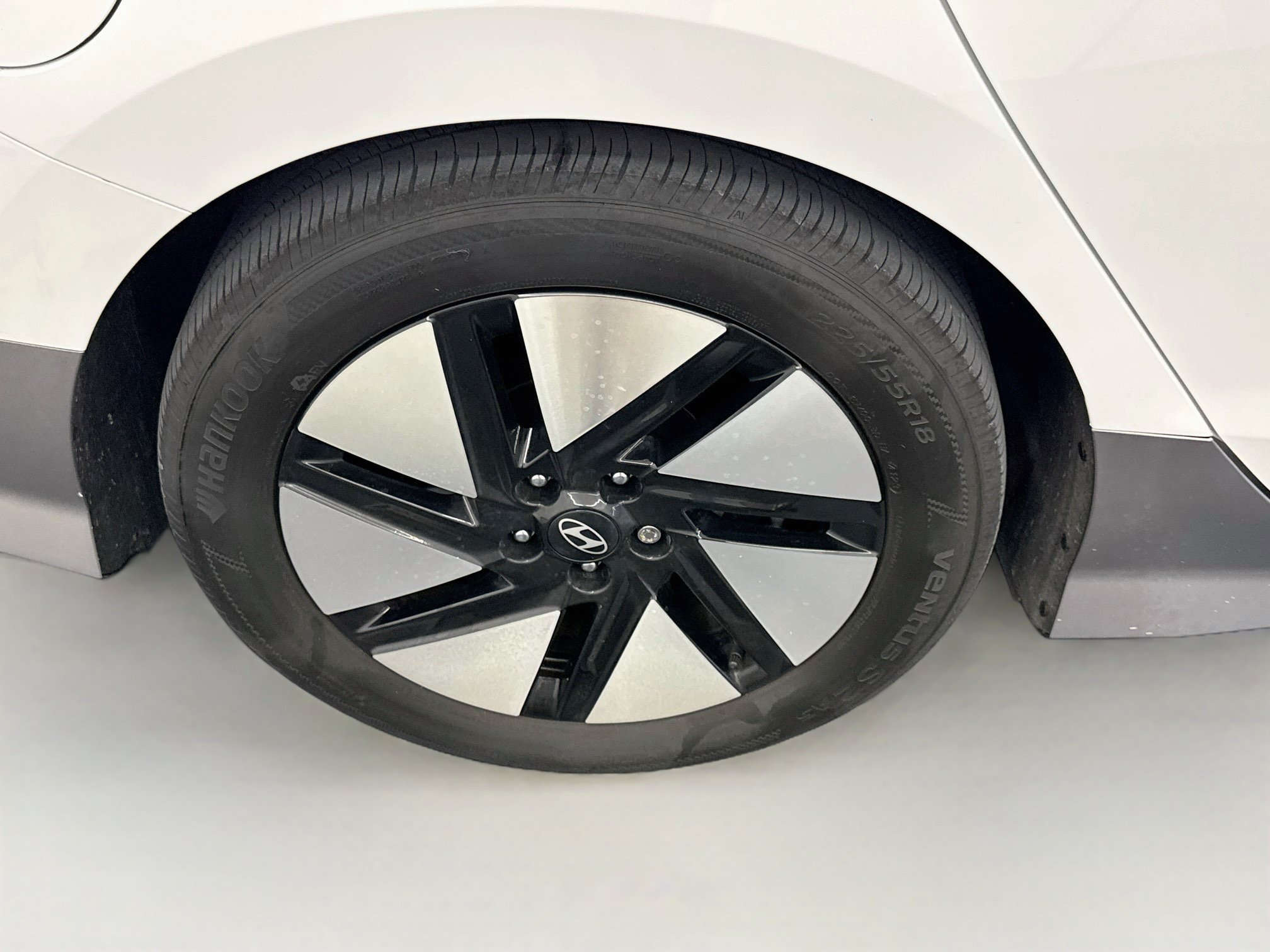 Used 2024 Hyundai Ioniq 6 SE RWD image 11