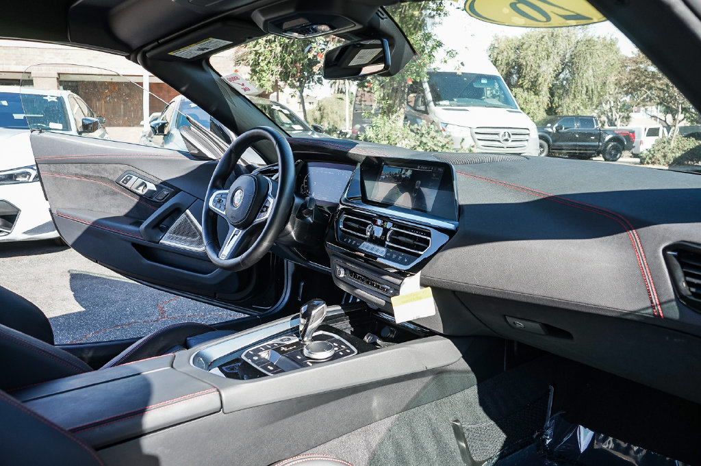 Used 2026 BMW Z4 M40i RWD image 19