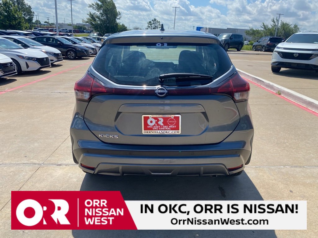 New 2025 Nissan Kicks Play S image 4