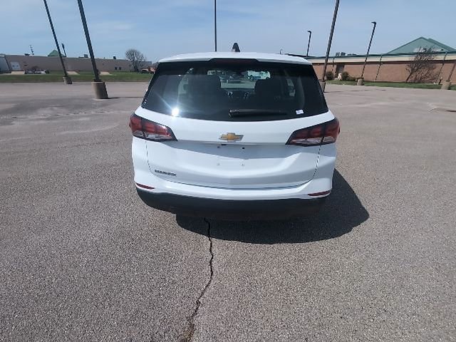 Used 2022 Chevrolet Equinox LS image 4