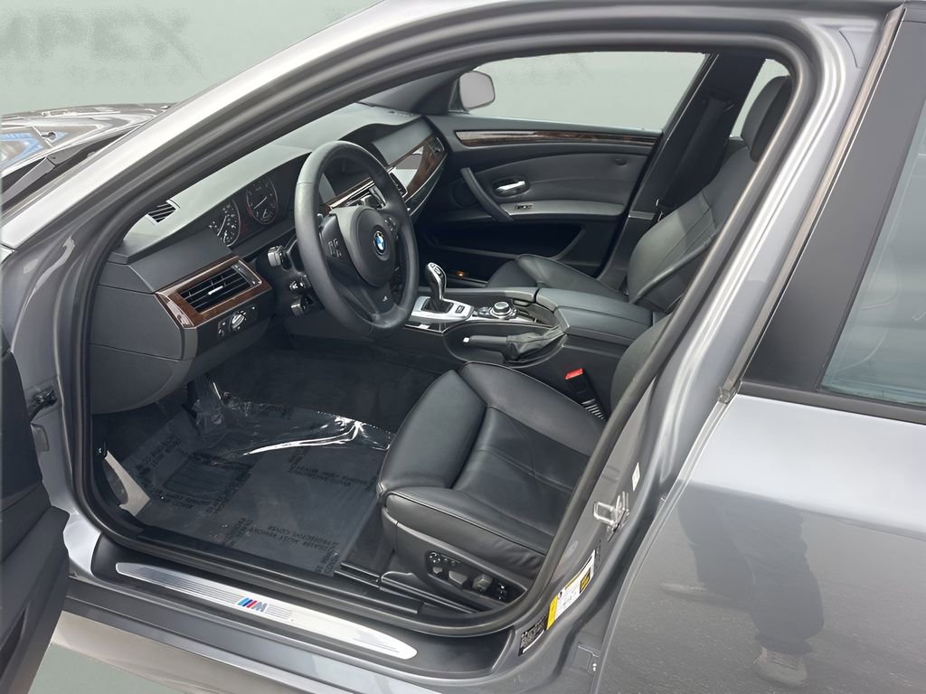 Used 2010 BMW 550i Sedan image 9
