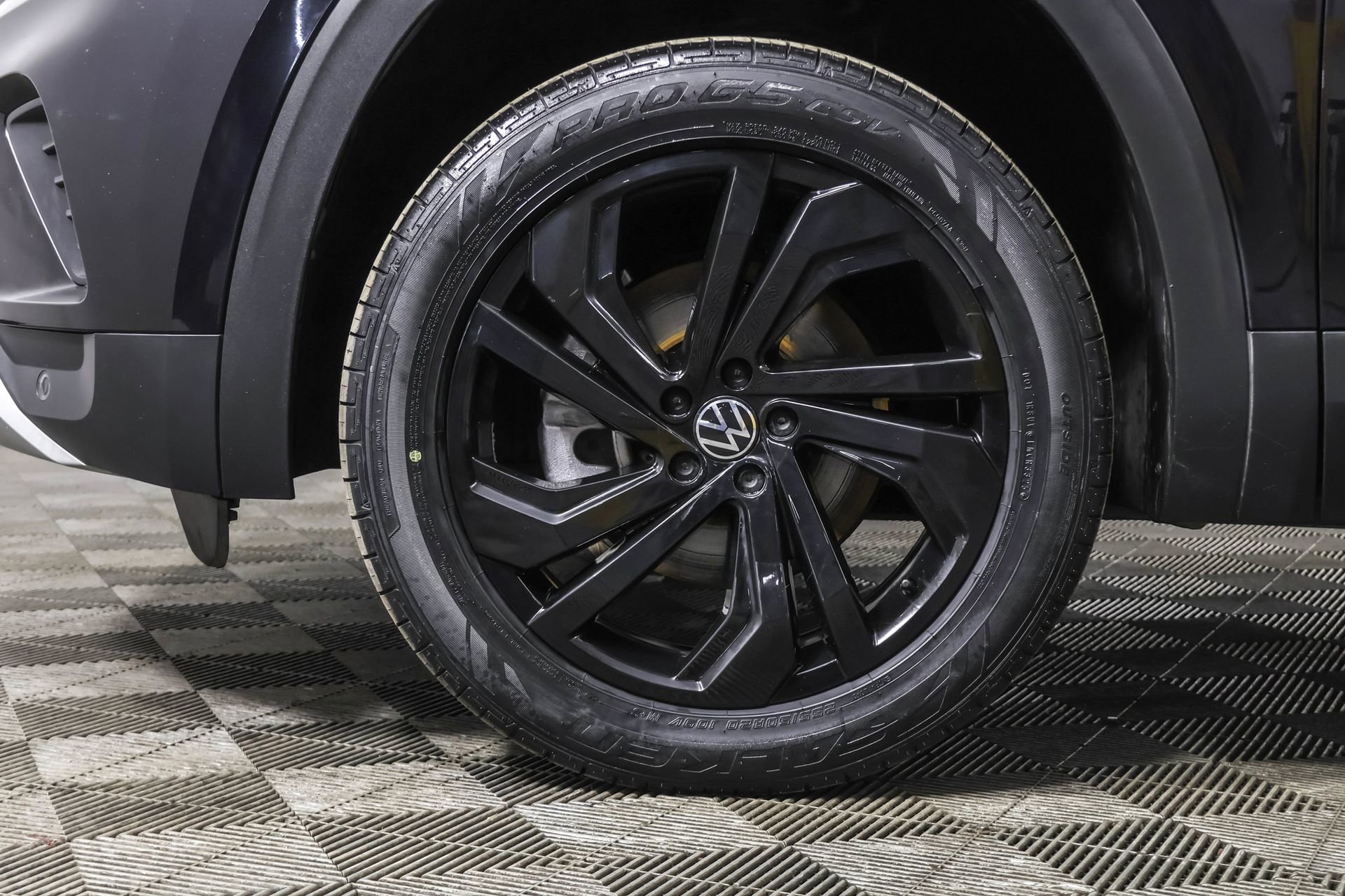 Used 2022 Volkswagen Atlas SE w/ Black Wheel Package image 22