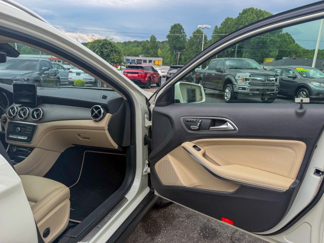 Used 2018 Mercedes-Benz GLA 250 image 17