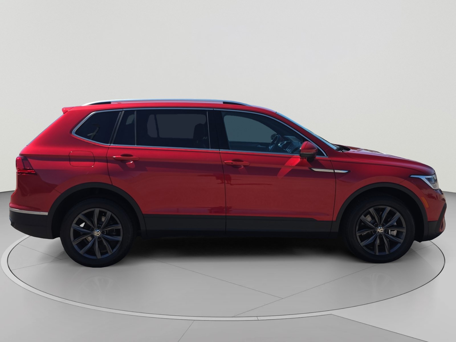 Certified 2022 Volkswagen Tiguan SE FWD image 6