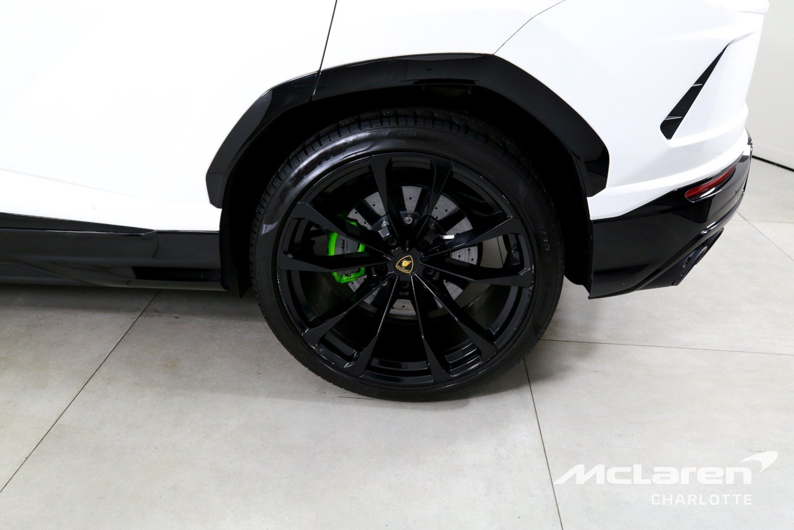 Used 2022 Lamborghini Urus AWD/4WD image 38