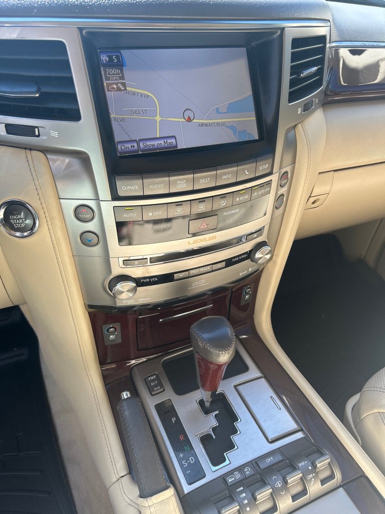Used 2014 Lexus LX 570 4WD image 11