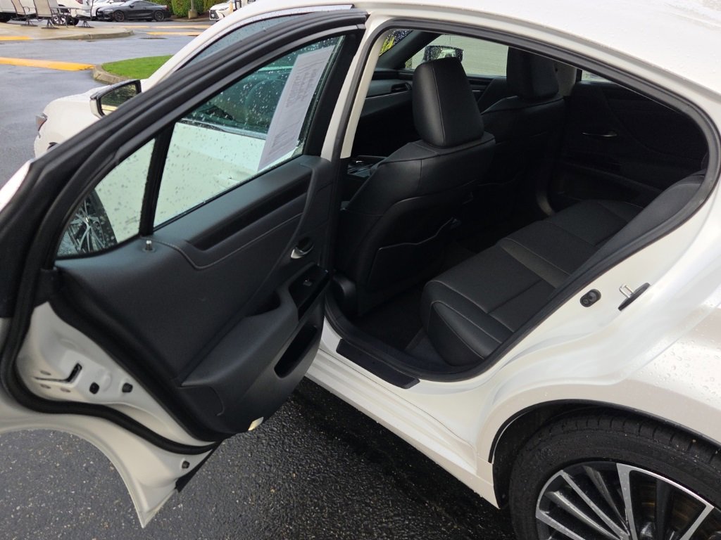Certified 2024 Lexus ES 350 w/ Premium Package image 15