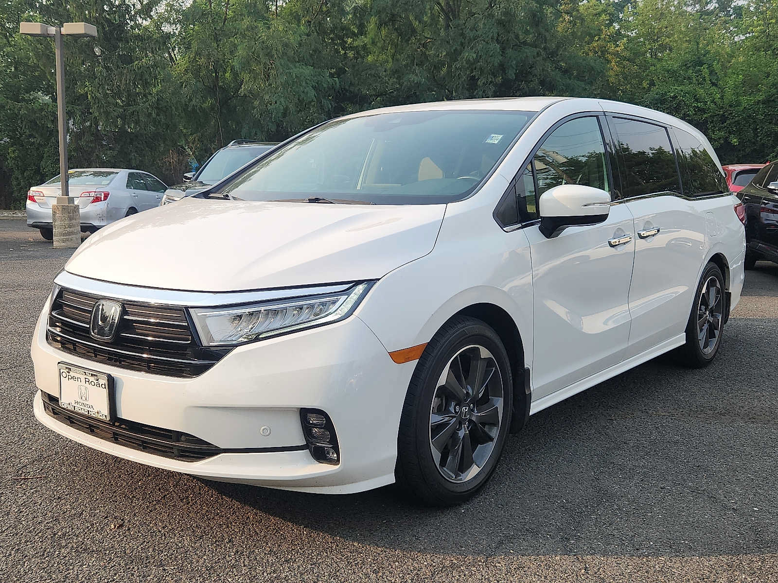 Certified 2023 Honda Odyssey Elite image 3