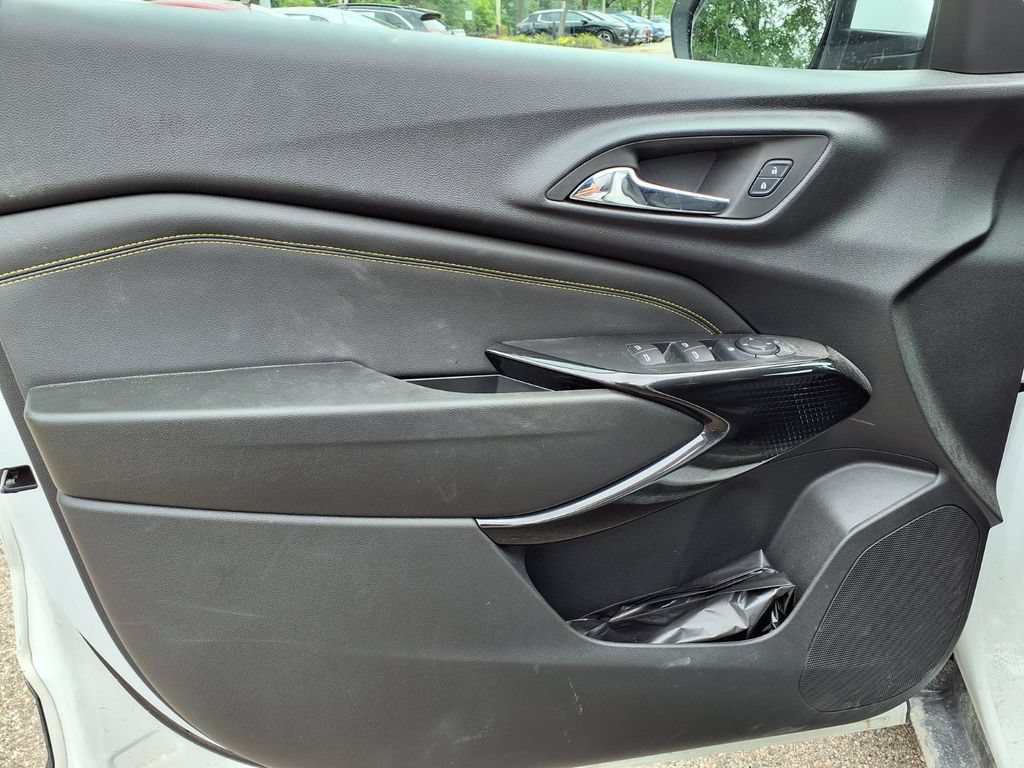 Used 2024 Chevrolet Trax LT w/ Driver Confidence Package FWD image 15
