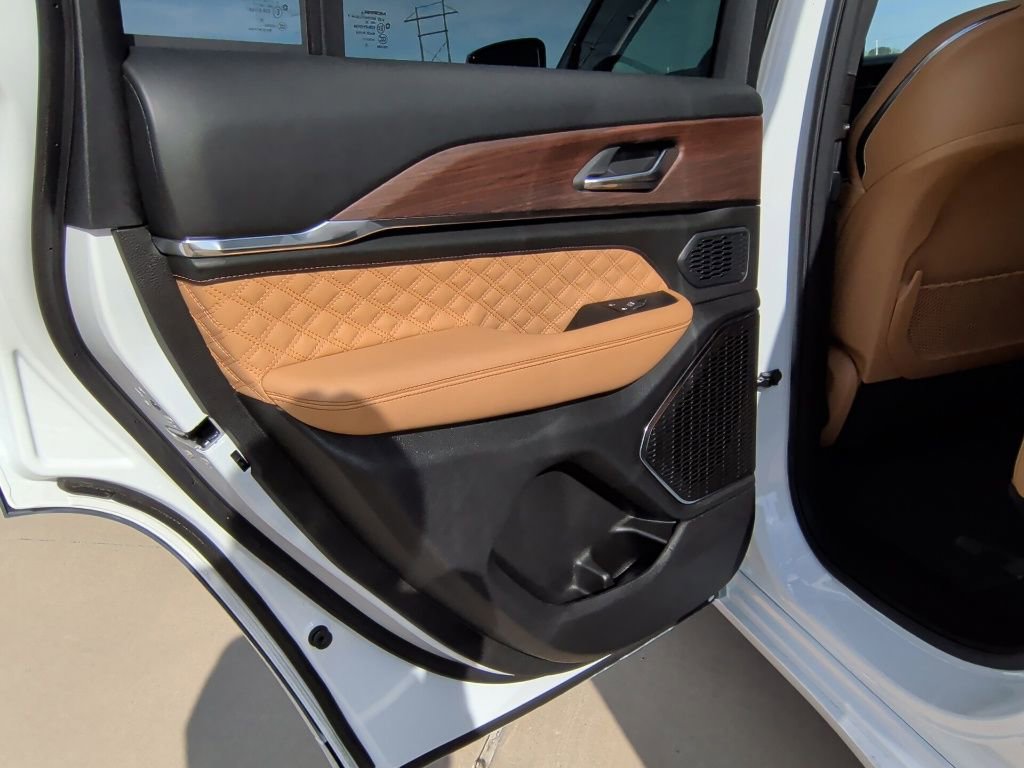 New 2025 Jeep Grand Cherokee Summit image 45