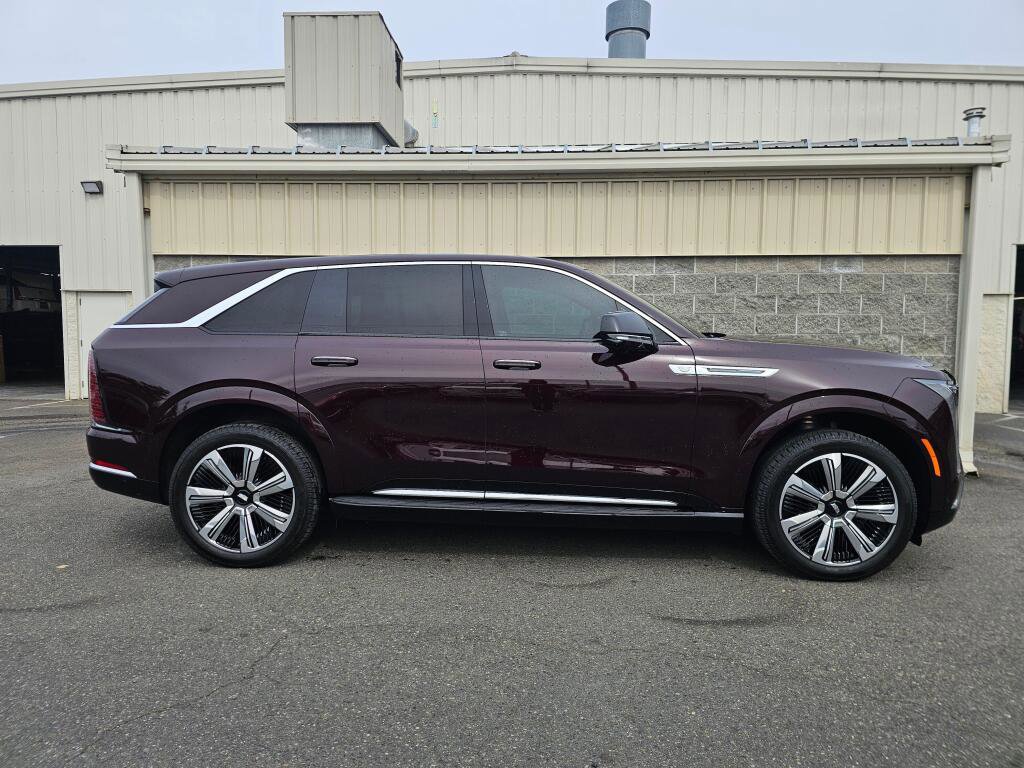 Used 2025 Cadillac Escalade IQ Luxury 2 image 9