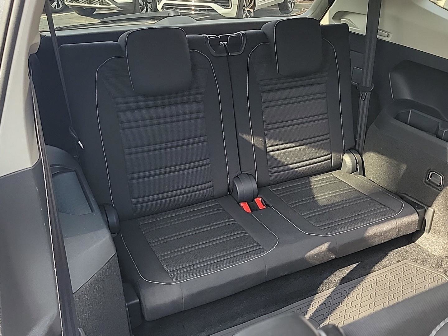 Certified 2024 Volkswagen Tiguan S image 40