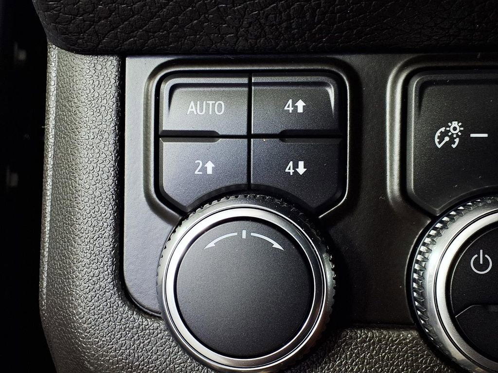 Used 2021 GMC Yukon Denali w/ Denali Premium Package image 15