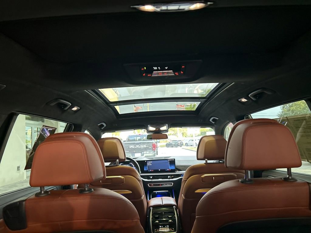 Used 2023 BMW X7 M60i w/ Executive Package image 49