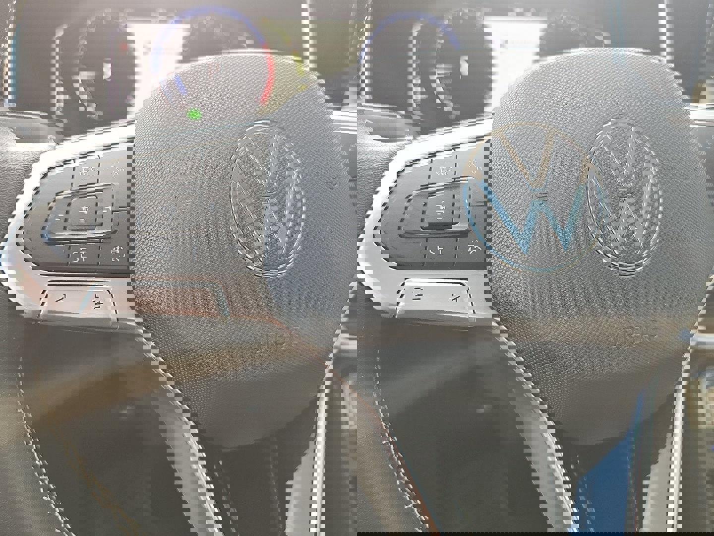 Used 2025 Volkswagen Taos SEL image 16