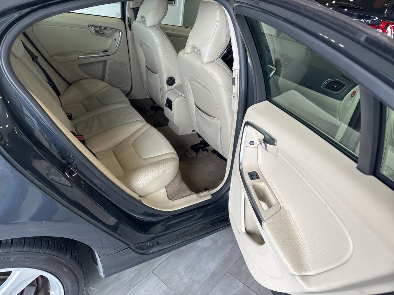 Used 2012 Volvo S60 T5 w/ Climate Pkg image 19