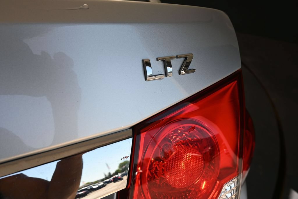 Used 2013 Chevrolet Cruze LTZ FWD image 18