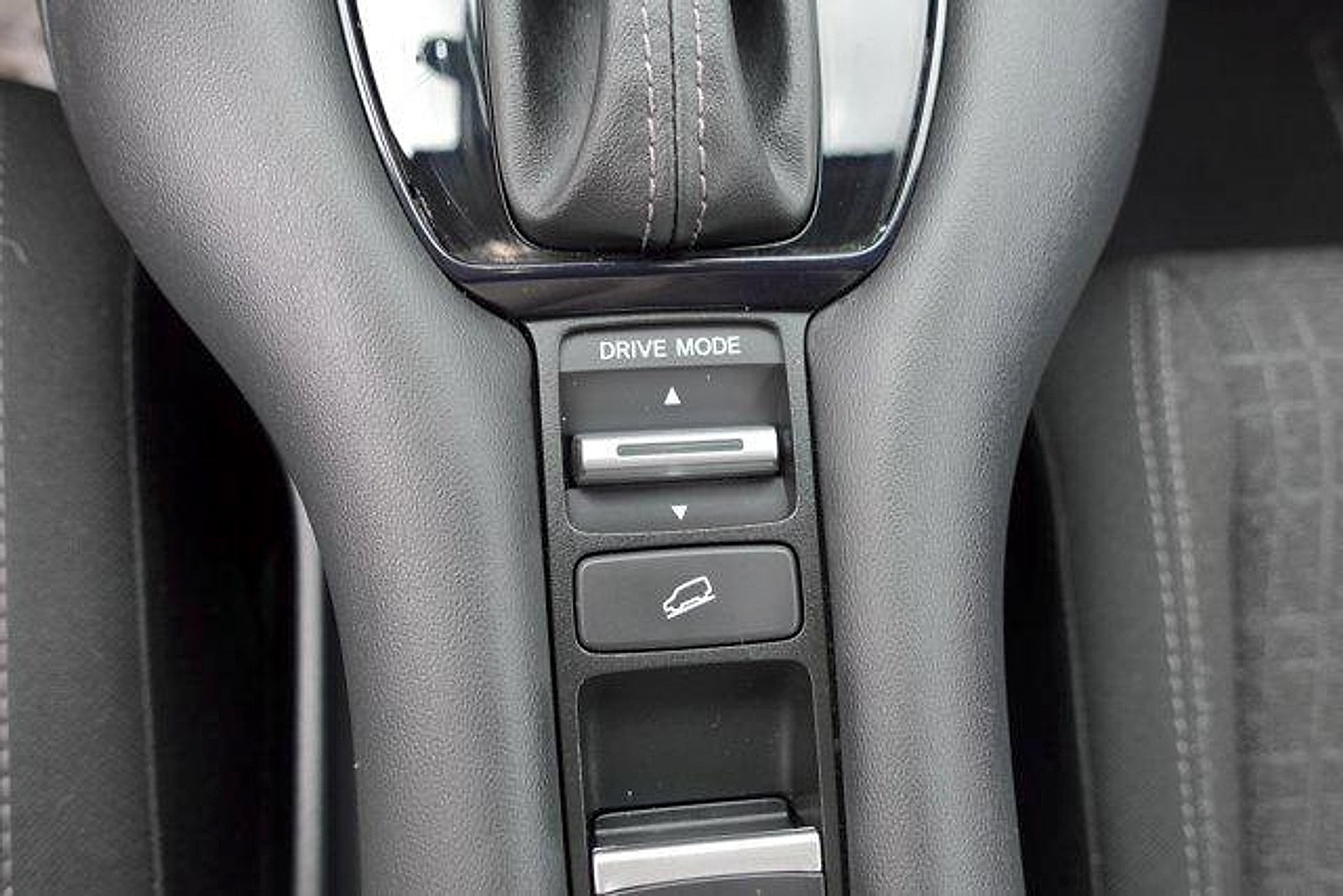 Used 2025 Honda HR-V LX image 20
