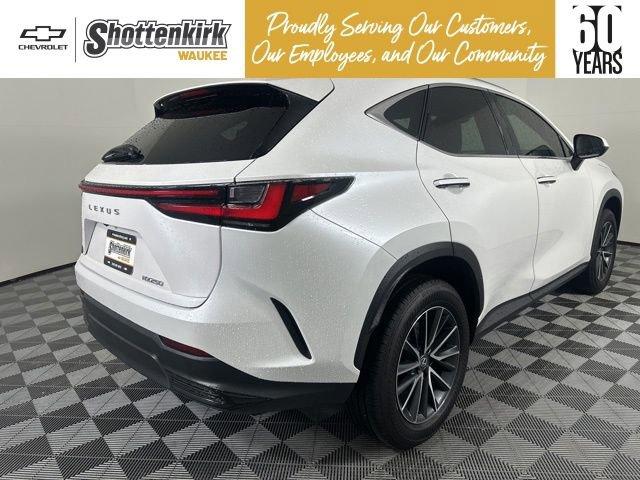 Used 2025 Lexus NX 250 FWD w/ Towing Package (2000 Lbs) image 3